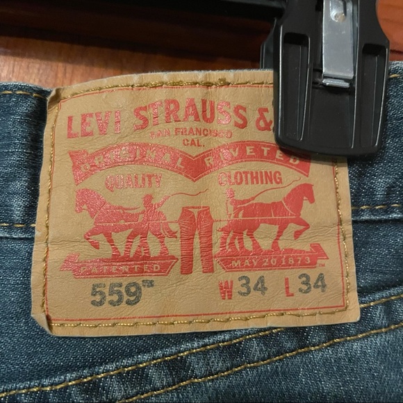 Blue Jeans - Picture 2 of 4